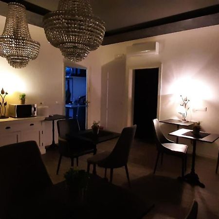 Double A Guest House Mestre Kültér fotó
