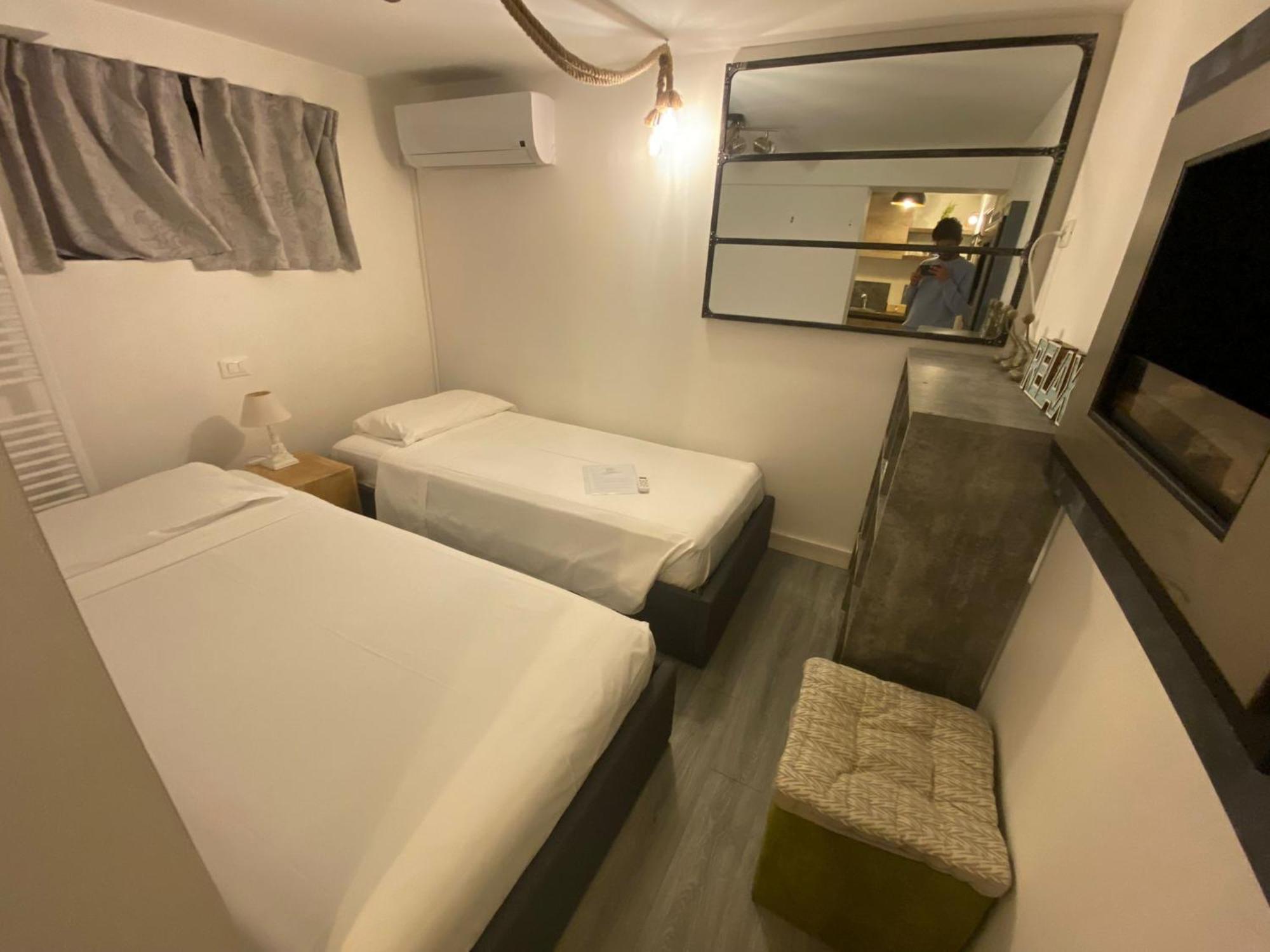 Double A Guest House Mestre Kültér fotó