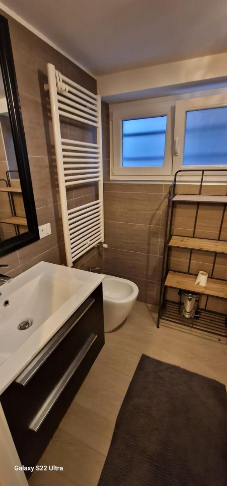 Double A Guest House Mestre Kültér fotó