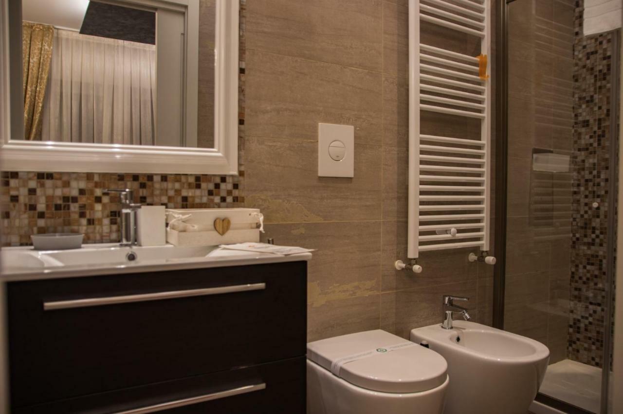 Double A Guest House Mestre Kültér fotó