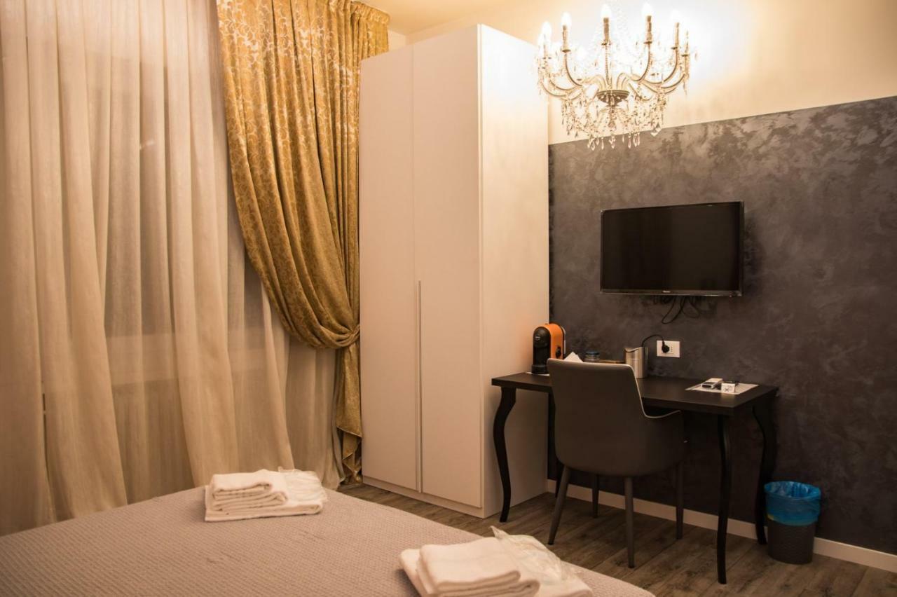Double A Guest House Mestre Kültér fotó